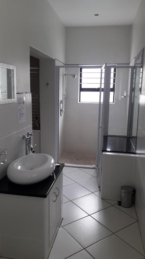 Ahoy Boutique Guest House Порт Елизабет Екстериор снимка