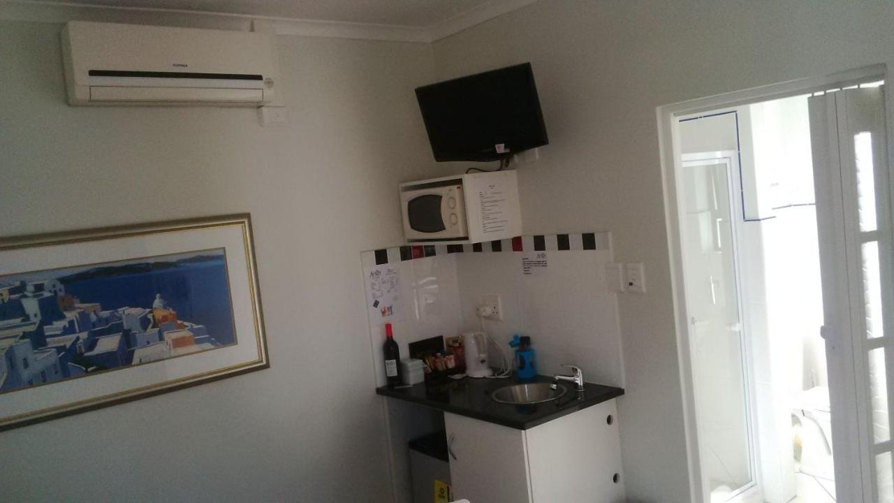 Ahoy Boutique Guest House Порт Елизабет Екстериор снимка