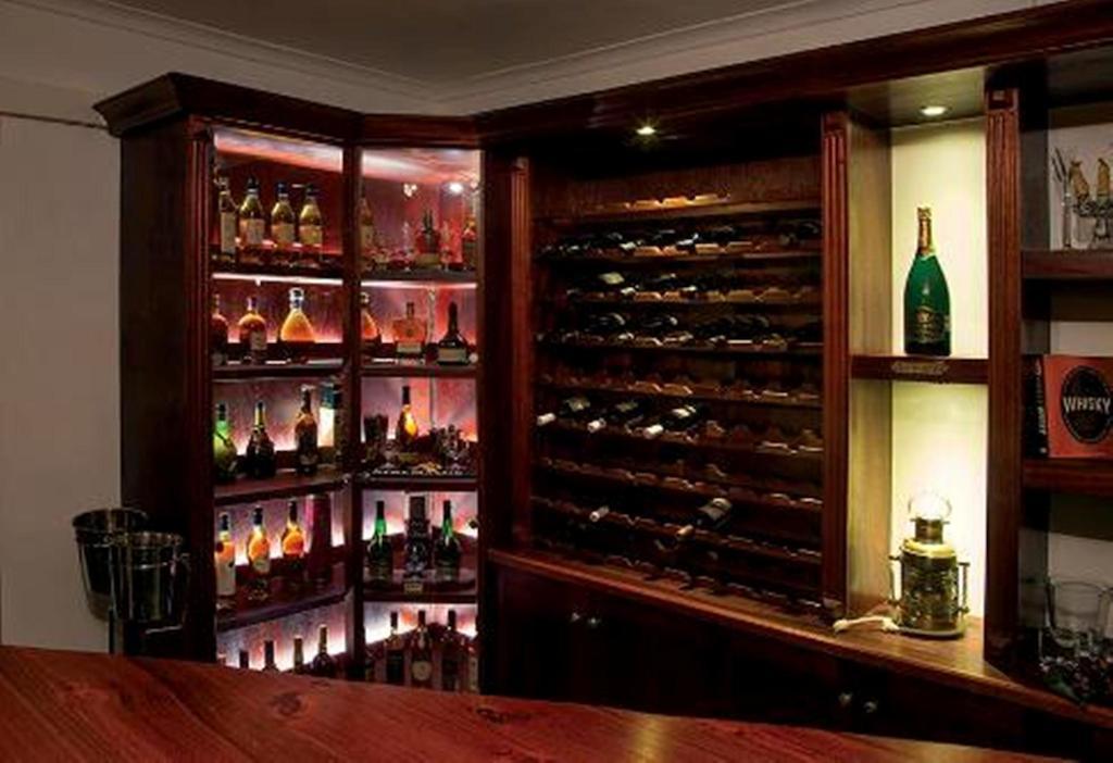 Ahoy Boutique Guest House Порт Елизабет Екстериор снимка