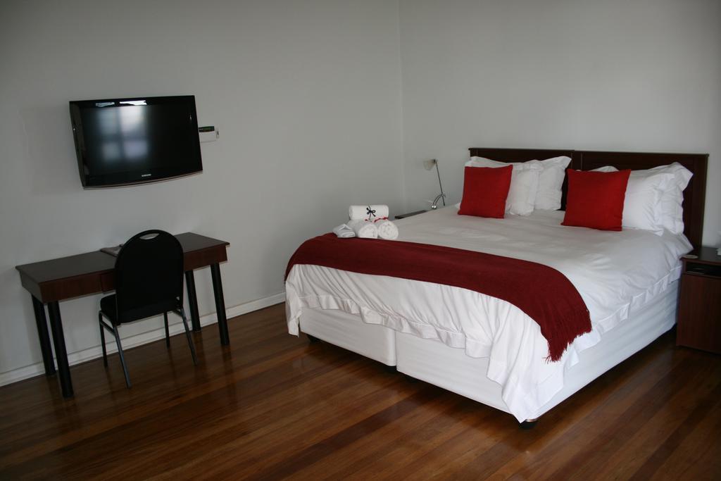 Ahoy Boutique Guest House Порт Елизабет Екстериор снимка