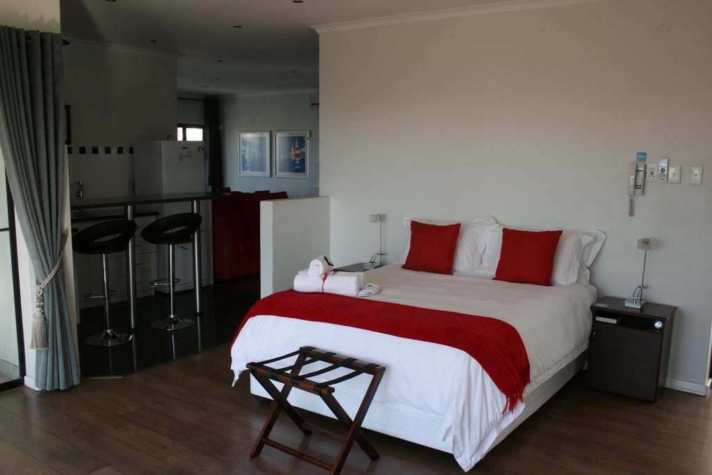 Ahoy Boutique Guest House Порт Елизабет Екстериор снимка