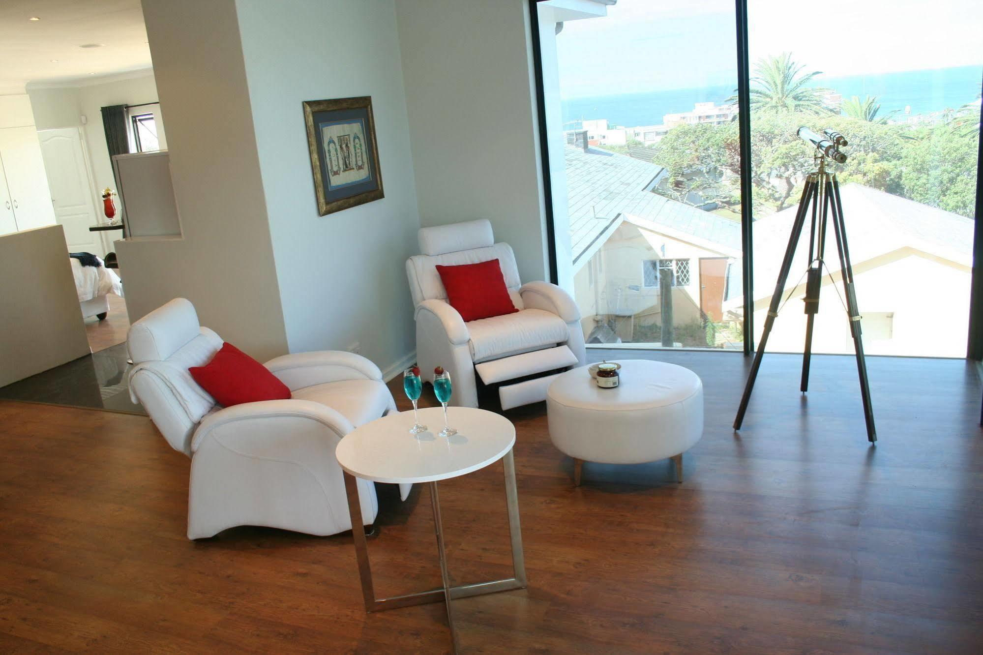 Ahoy Boutique Guest House Порт Елизабет Екстериор снимка