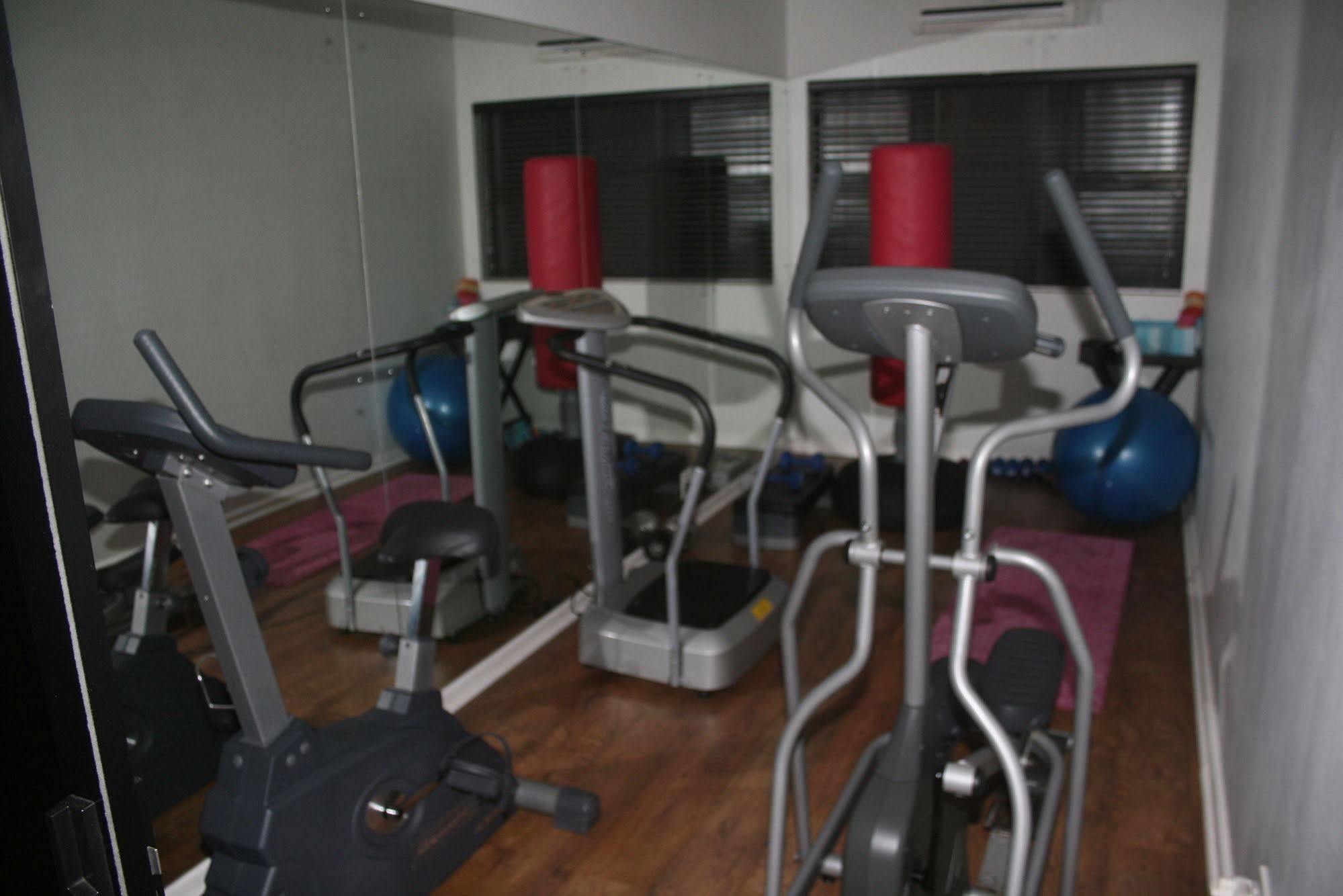 Ahoy Boutique Guest House Порт Елизабет Екстериор снимка