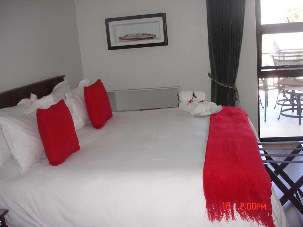 Ahoy Boutique Guest House Порт Елизабет Екстериор снимка