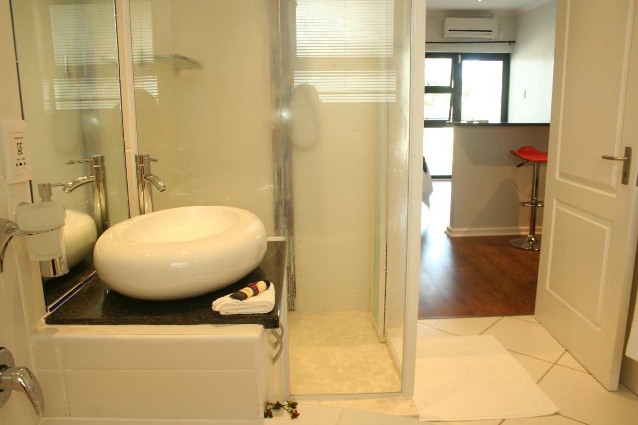 Ahoy Boutique Guest House Порт Елизабет Екстериор снимка